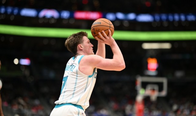 真人视讯百家乐-从接球就被限制！4号秀克尼佩尔12中8拿到18分5板4助