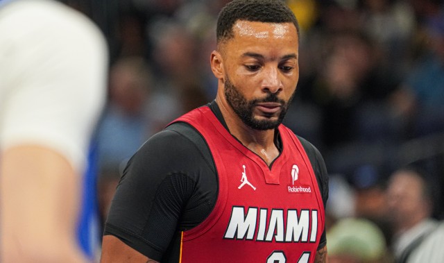 真人百家乐官方网站-有冷凝水导致比赛延期！鲍威尔：活久见 等待重新上场时也很煎熬