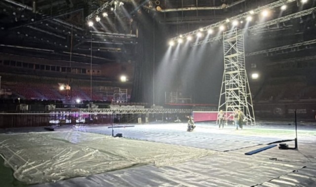 真人视讯百家乐登录入口-地板有鸟粪+灰尘弥漫！印度公开赛遭狂批：得戴口罩 选手疯狂退赛